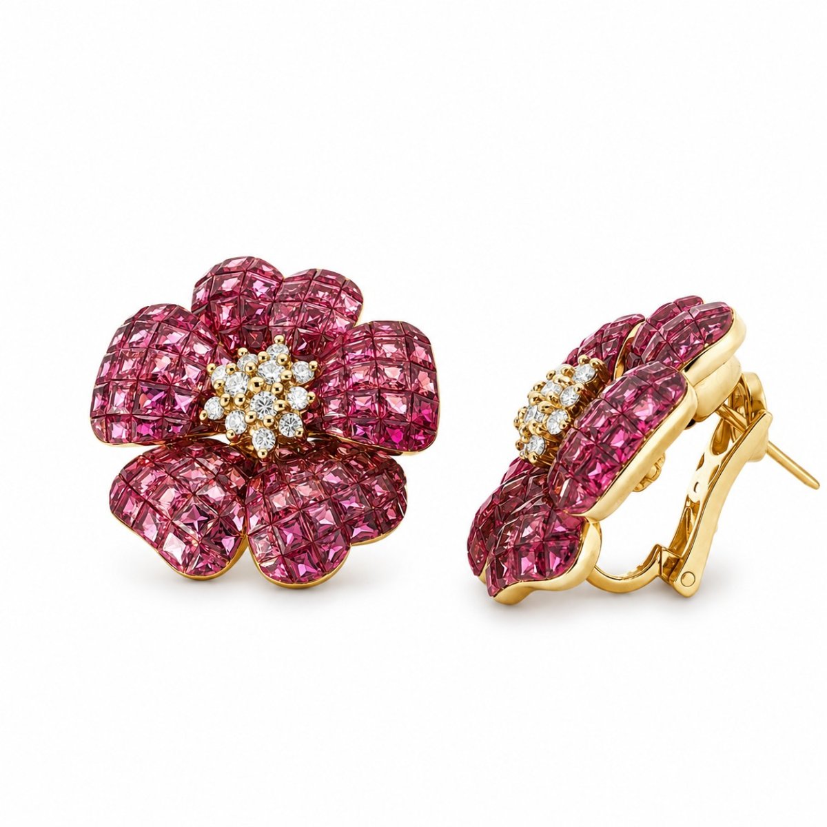 Clips d’oreilles avec saphirs rouge-violet et diamants