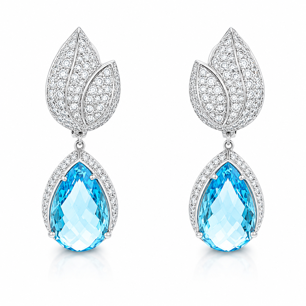 Oorbellen met peervormige blauwe topaas en diamanten