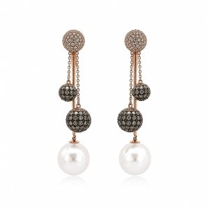 18 karat rose gold earrings with diamond and pearl
