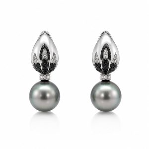 Earrings with black and white diamonds and grey pearls