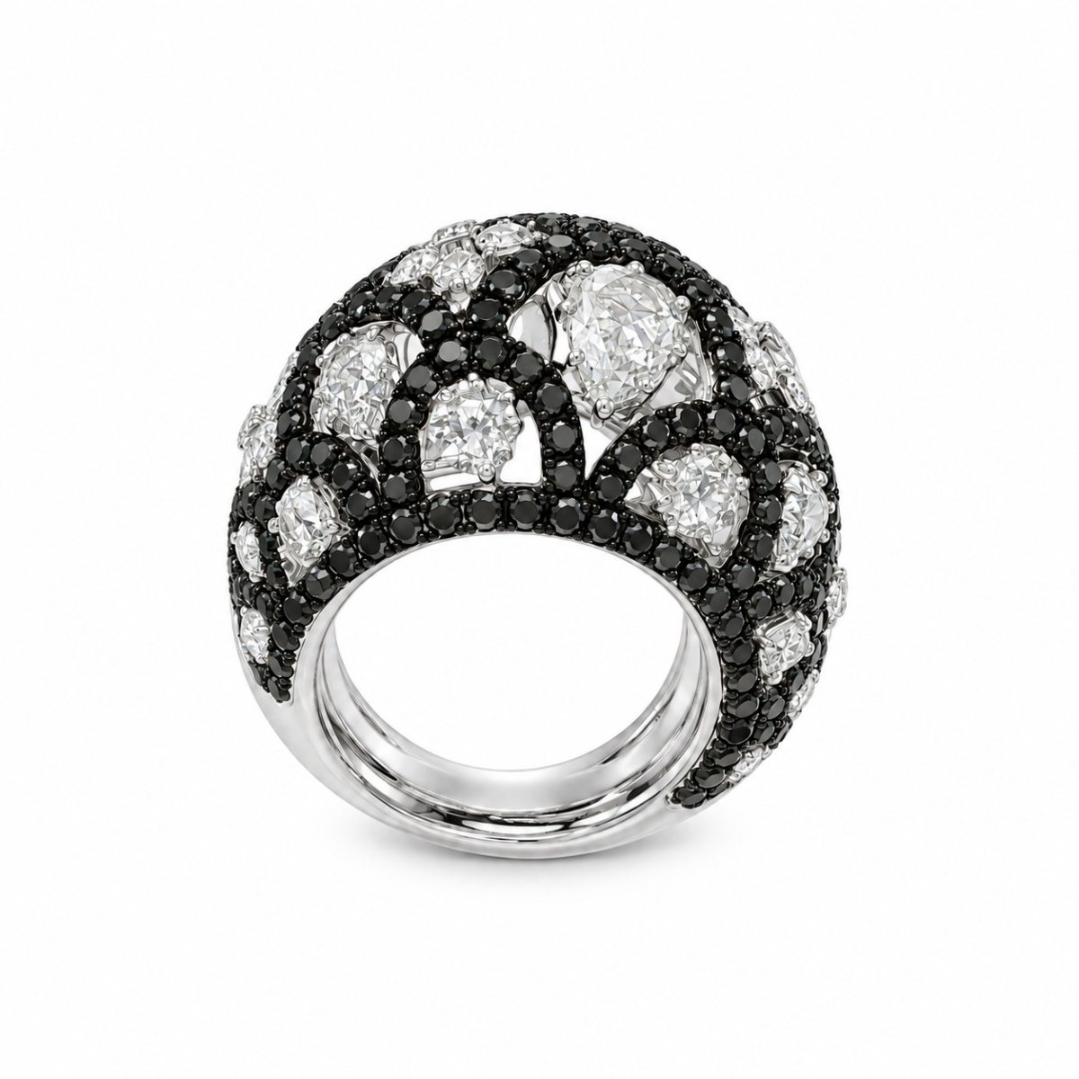 Diamond statement ring in black-and-white contrast | 18kt white gold - Image 2