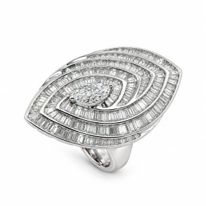 Diamond statement ring in 18k white gold with marquise diamond