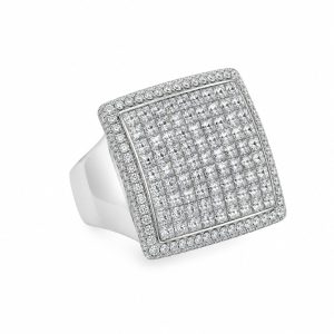 Square diamond ring in 18k white gold with pavé setting